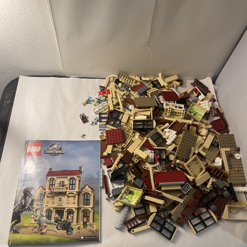 Lego jurassic world 75930 - world,